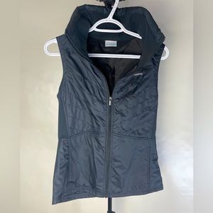 Columbia Mia it around vest size small color black
